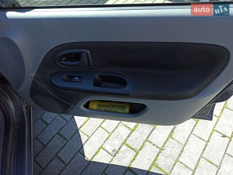 Седан Renault Clio 2008 в Луцке