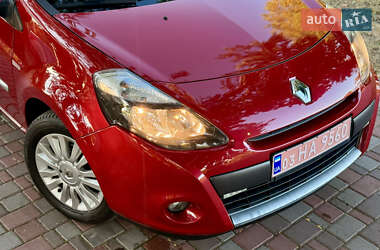 Хэтчбек Renault Clio 2010 в 