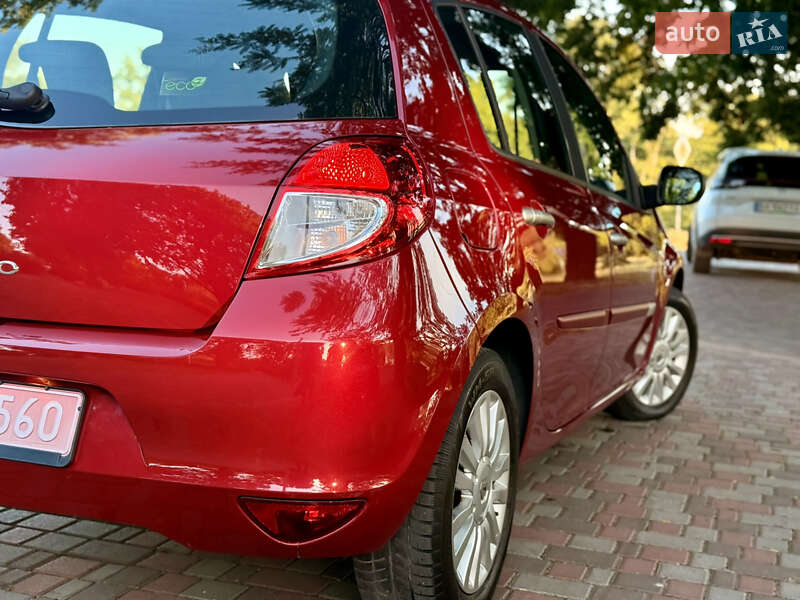 Хетчбек Renault Clio 2010 в Кропивницькому