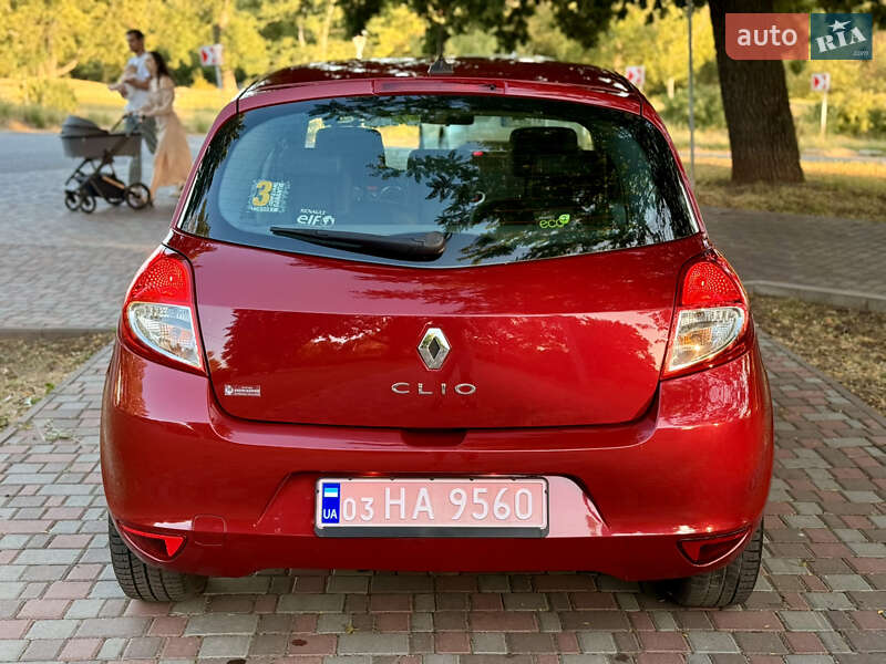Хетчбек Renault Clio 2010 в Кропивницькому