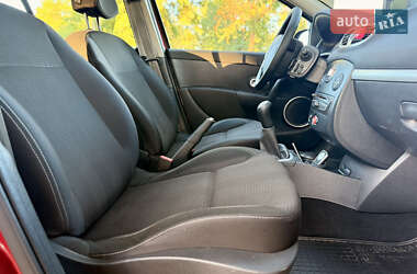 Хэтчбек Renault Clio 2010 в 