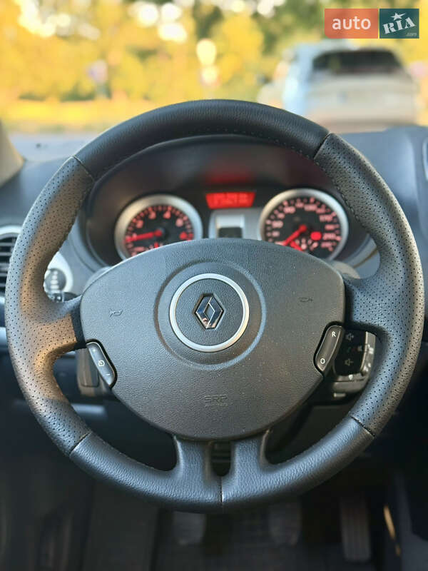 Хетчбек Renault Clio 2010 в Кропивницькому