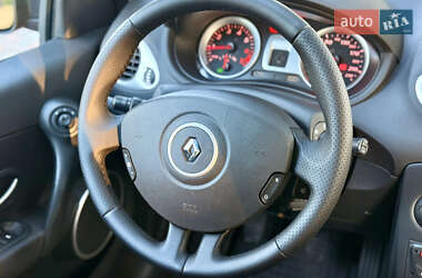 Хэтчбек Renault Clio 2010 в 