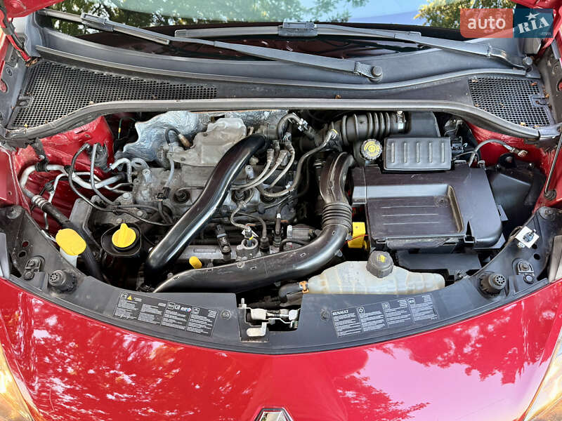 Хетчбек Renault Clio 2010 в Кропивницькому