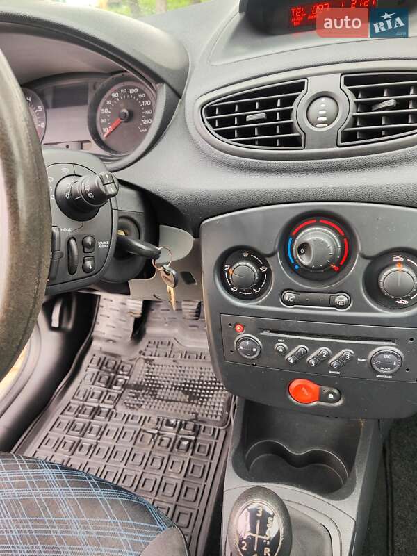 Хетчбек Renault Clio 2007 в Стрию