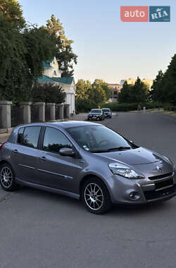 Хэтчбек Renault Clio 2012 в 