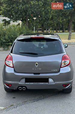 Хэтчбек Renault Clio 2012 в 