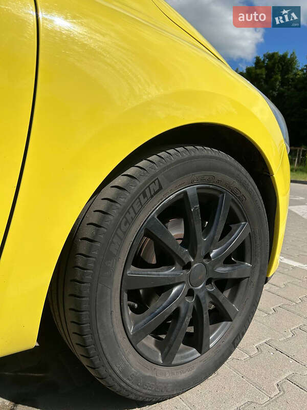 Хэтчбек Renault Clio 2012 в Чернигове