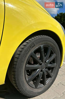 Хэтчбек Renault Clio 2012 в 
