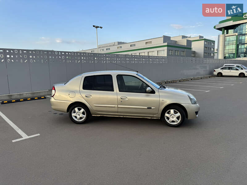 Седан Renault Clio 2008 в Киеве