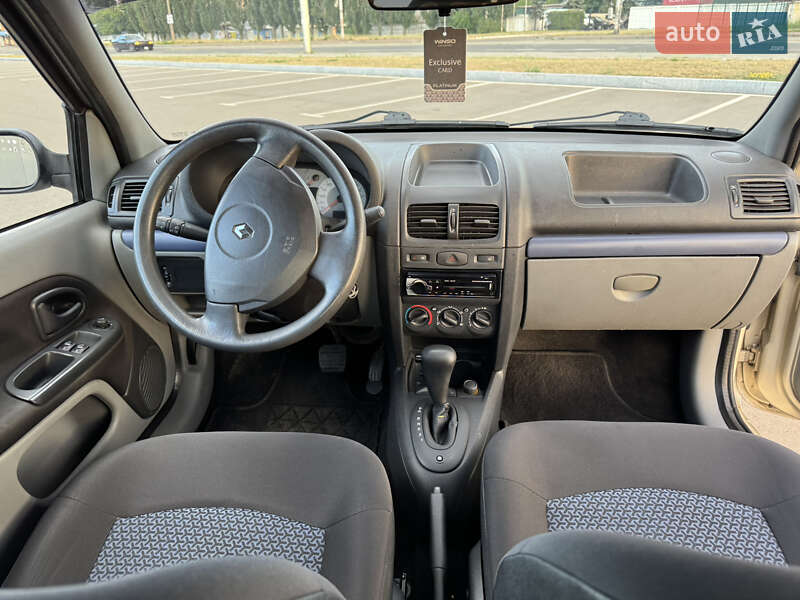 Седан Renault Clio 2008 в Киеве