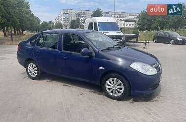 Седан Renault Clio 2010 в 