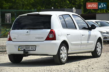 Хэтчбек Renault Clio 2010 в 