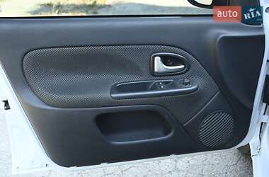 Хэтчбек Renault Clio 2010 в 