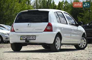 Хэтчбек Renault Clio 2010 в 