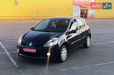 Хэтчбек Renault Clio 2007 в 
