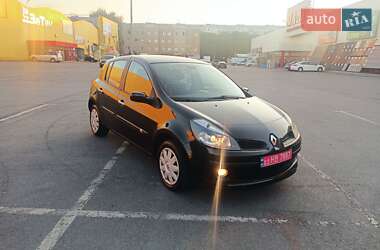 Хэтчбек Renault Clio 2007 в 