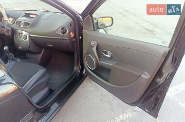 Хэтчбек Renault Clio 2007 в 