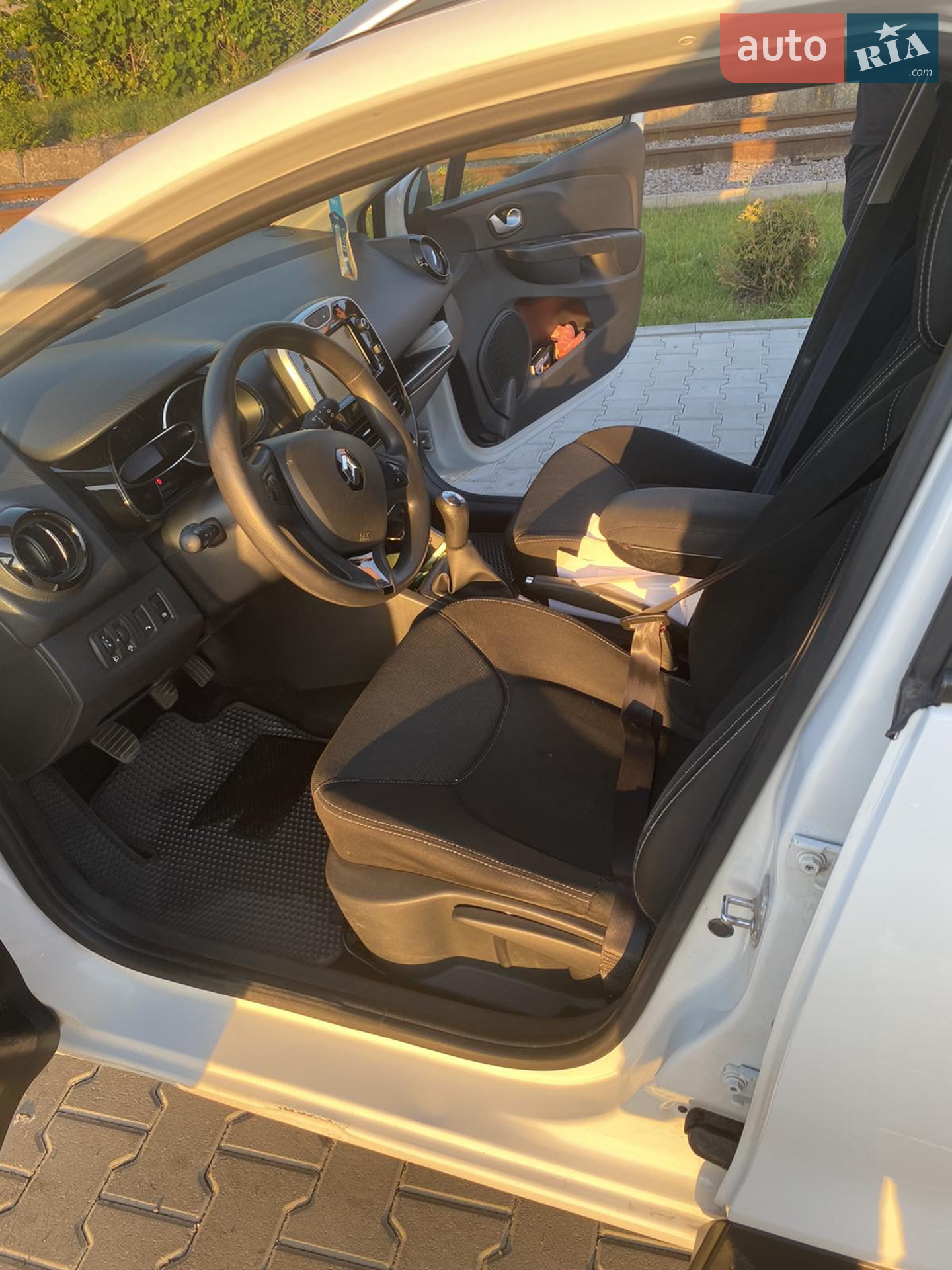 2015 Renault Clio - мініатюра 9