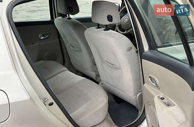 Хэтчбек Renault Clio 2007 в 