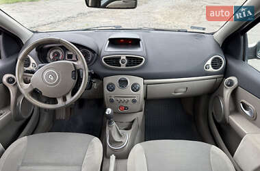 Хэтчбек Renault Clio 2007 в 