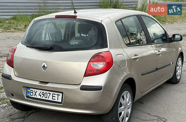 Хэтчбек Renault Clio 2007 в 