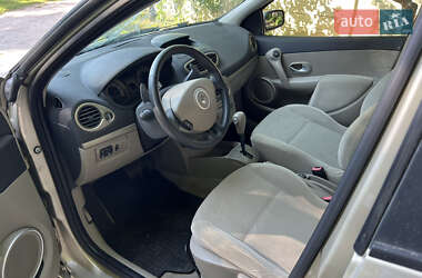 Хэтчбек Renault Clio 2007 в 