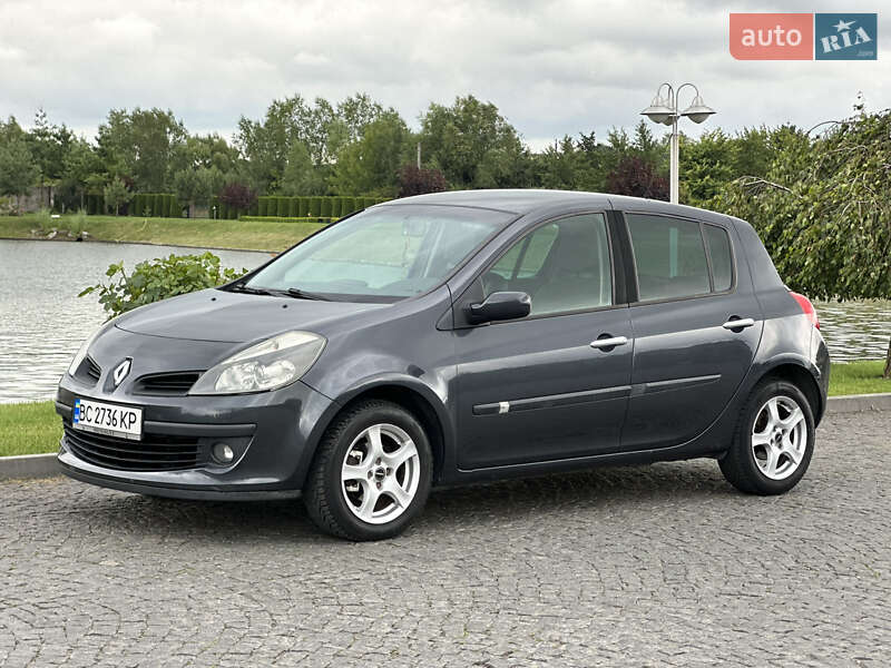 Хэтчбек Renault Clio 2007 в 
