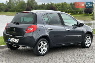 Хэтчбек Renault Clio 2007 в 