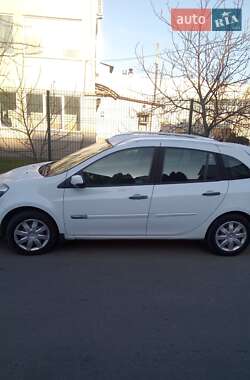 Универсал Renault Clio 2011 в Ивано-Франковске