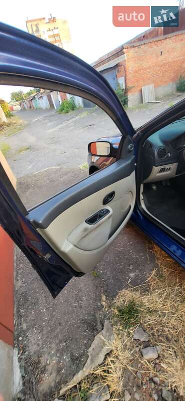 Хэтчбек Renault Clio 2006 в Николаеве фото 17 Хэтчбек Renault Clio 2006 в Николаеве