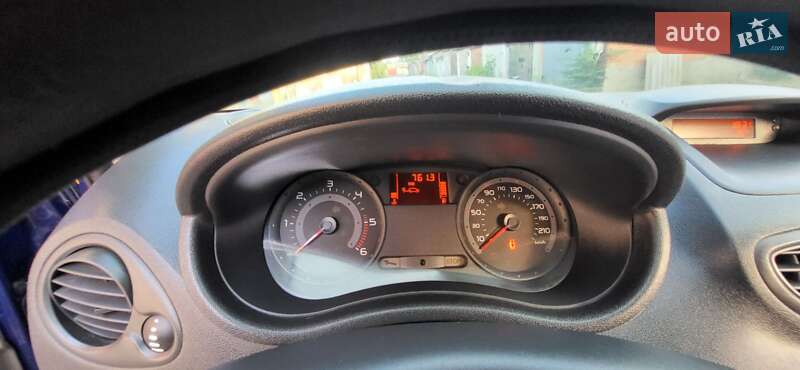 Хэтчбек Renault Clio 2006 в Николаеве фото 22 Хэтчбек Renault Clio 2006 в Николаеве