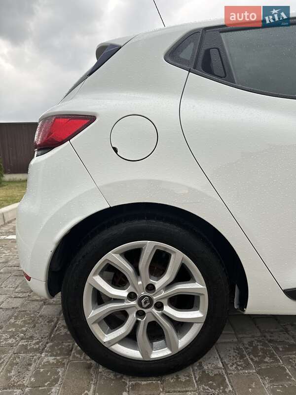Хэтчбек Renault Clio 2016 в Львове