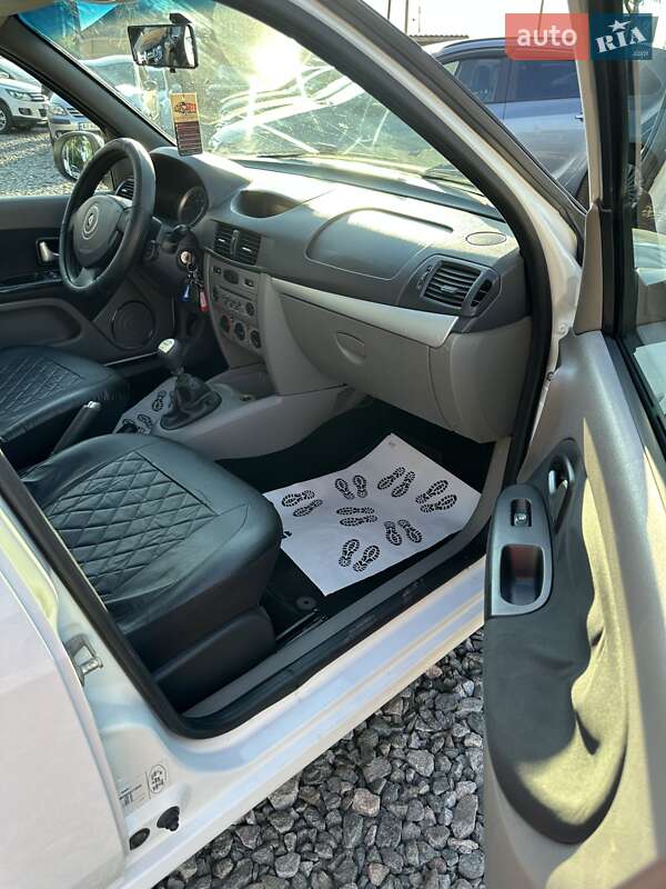 Седан Renault Clio 2010 в Смеле