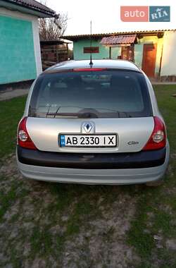 Хэтчбек Renault Clio 2003 в 