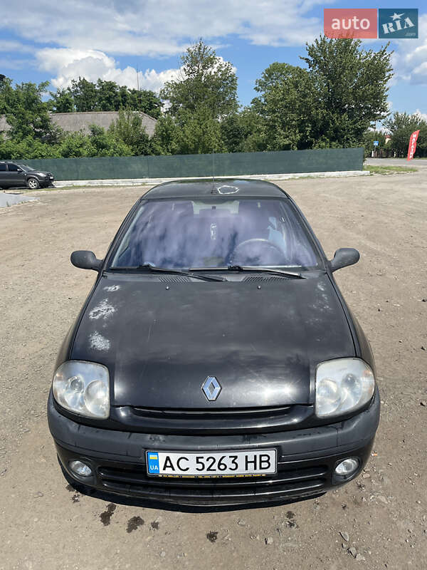 Хэтчбек Renault Clio 2000 в Турийске