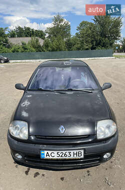 Хэтчбек Renault Clio 2000 в 