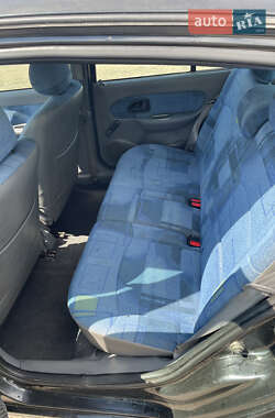 Хэтчбек Renault Clio 2000 в 