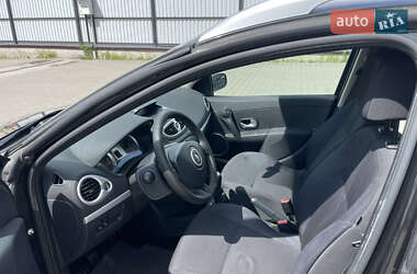 Хэтчбек Renault Clio 2008 в 