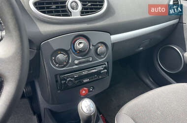 Хэтчбек Renault Clio 2008 в 