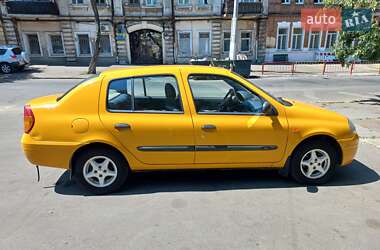 Хэтчбек Renault Clio 2001 в 