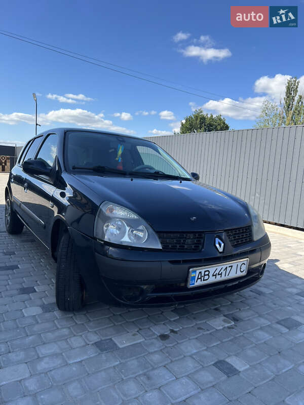 Хэтчбек Renault Clio 2004 в 