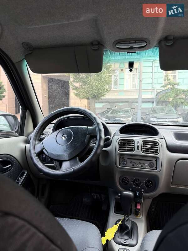 Седан Renault Clio 2006 в Киеве