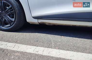 Хэтчбек Renault Clio 2013 в 