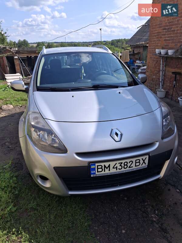 Хэтчбек Renault Clio 2012 в 