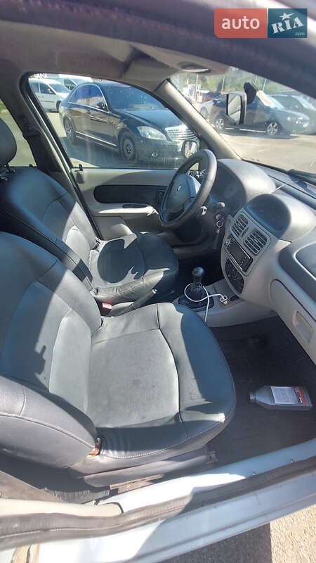 Хэтчбек Renault Clio 2003 в Киеве