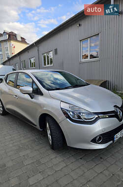 Хэтчбек Renault Clio 2012 в 