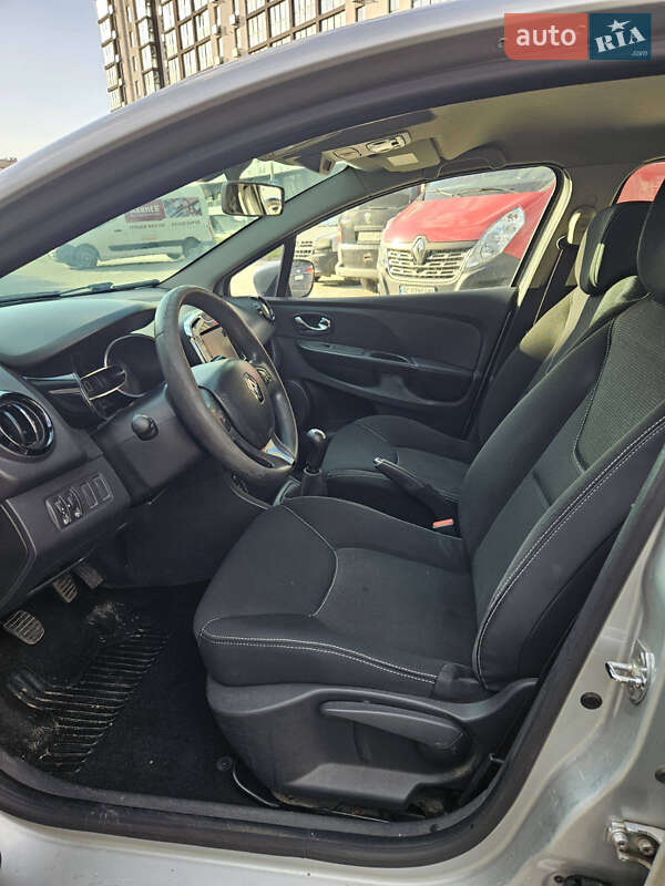 Хэтчбек Renault Clio 2012 в Луцке