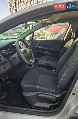 Хэтчбек Renault Clio 2012 в 