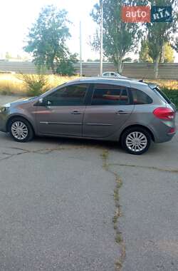 Универсал Renault Clio 2011 в 